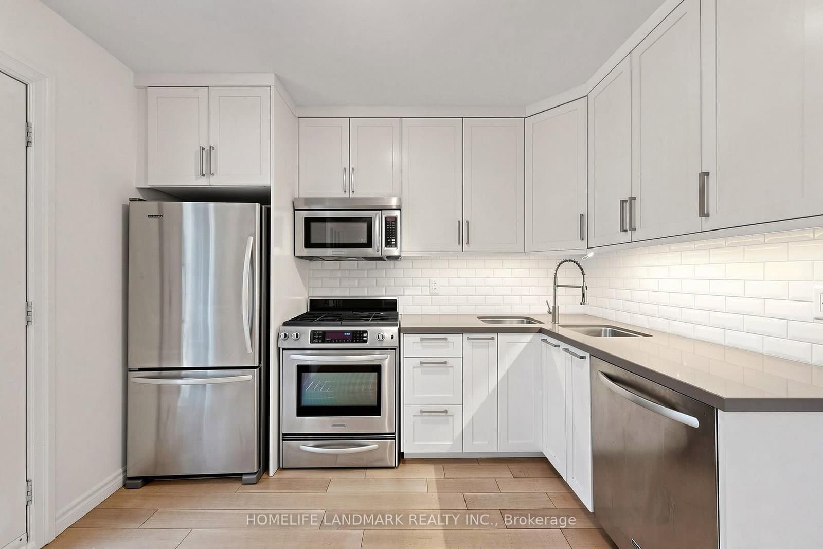 190 Lawrence Avenue W thumbnail 14
