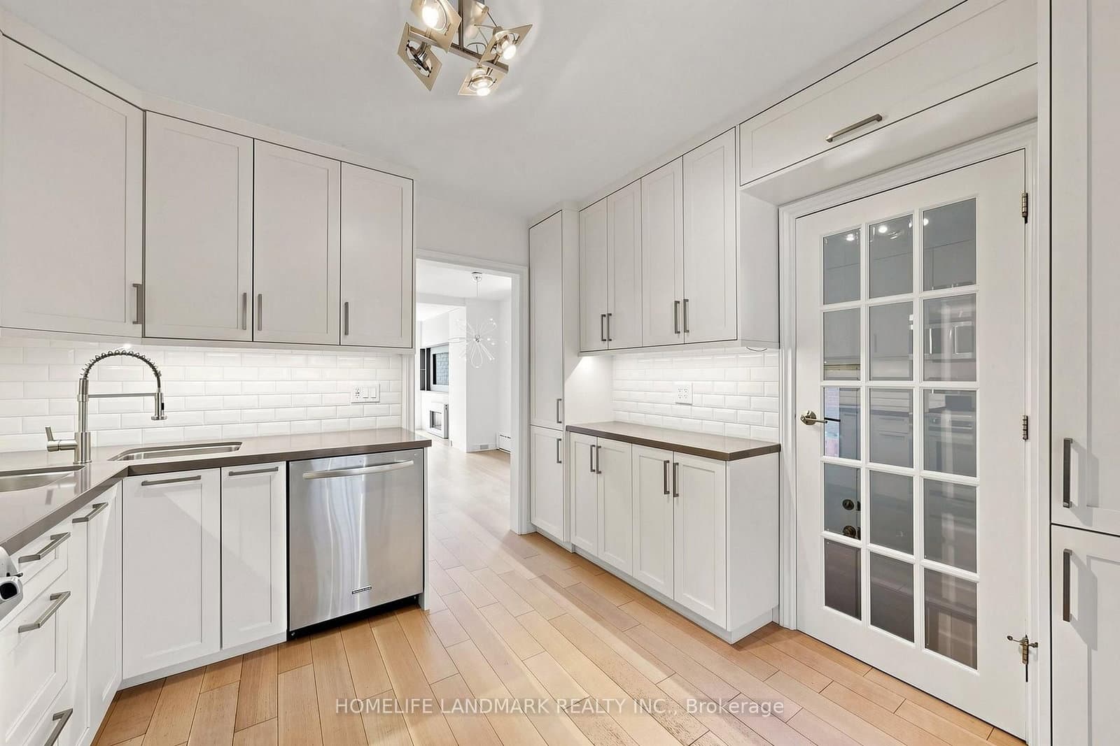 190 Lawrence Avenue W thumbnail 16