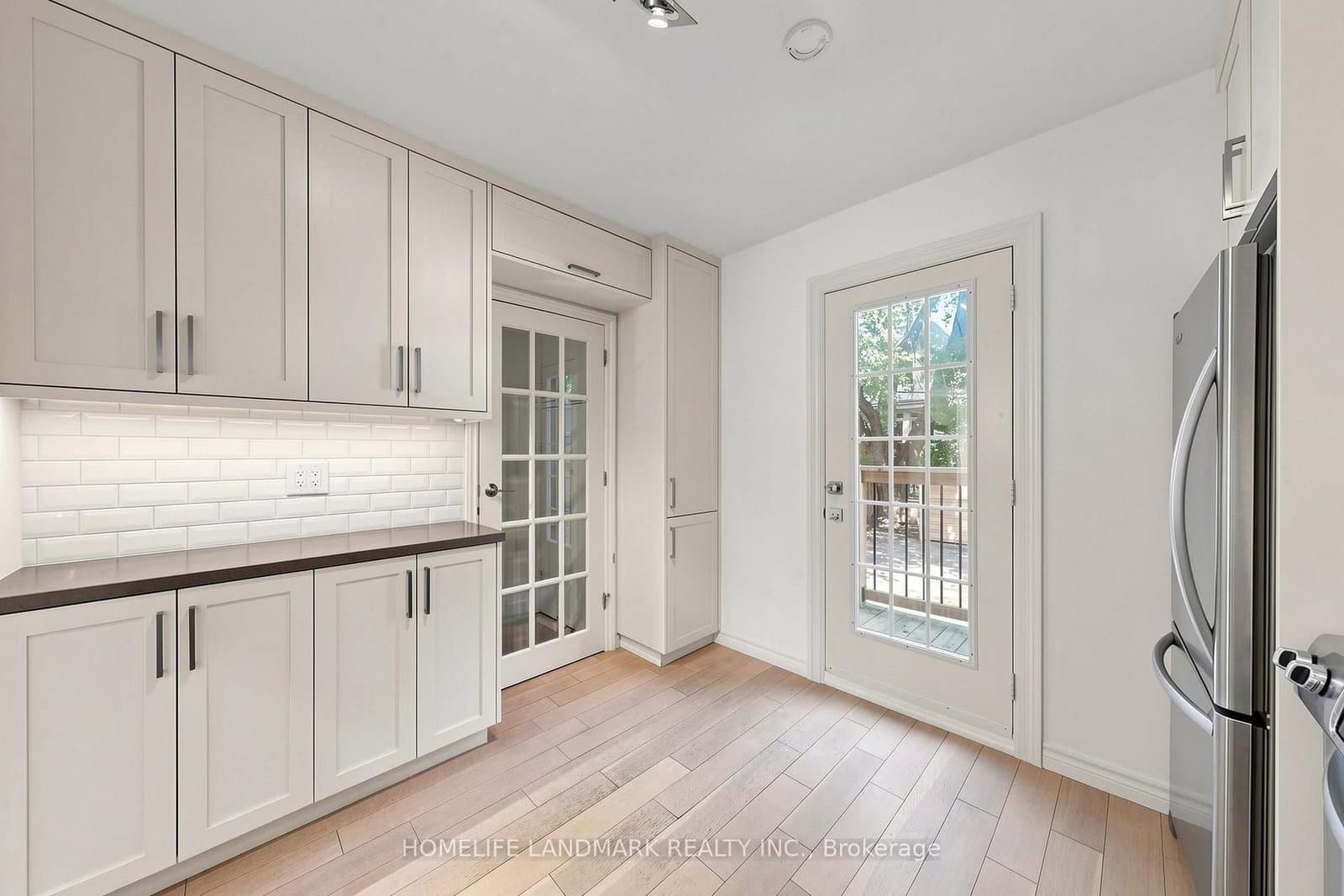190 Lawrence Avenue W thumbnail 17
