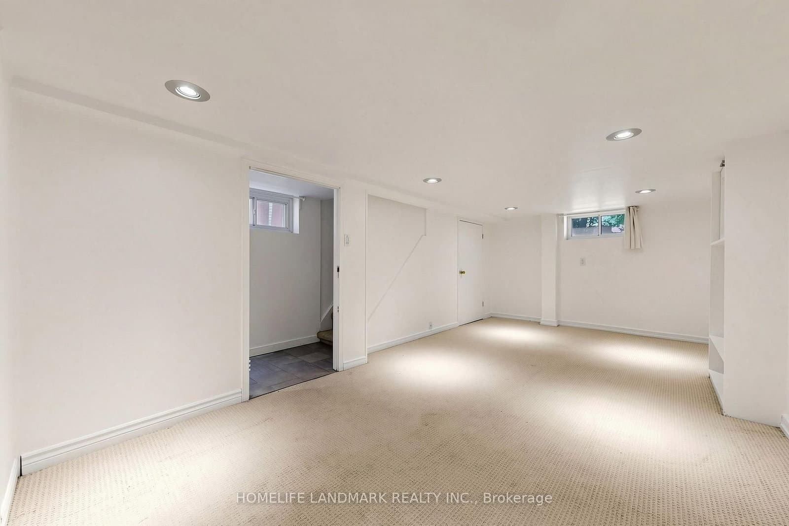 190 Lawrence Avenue W thumbnail 32