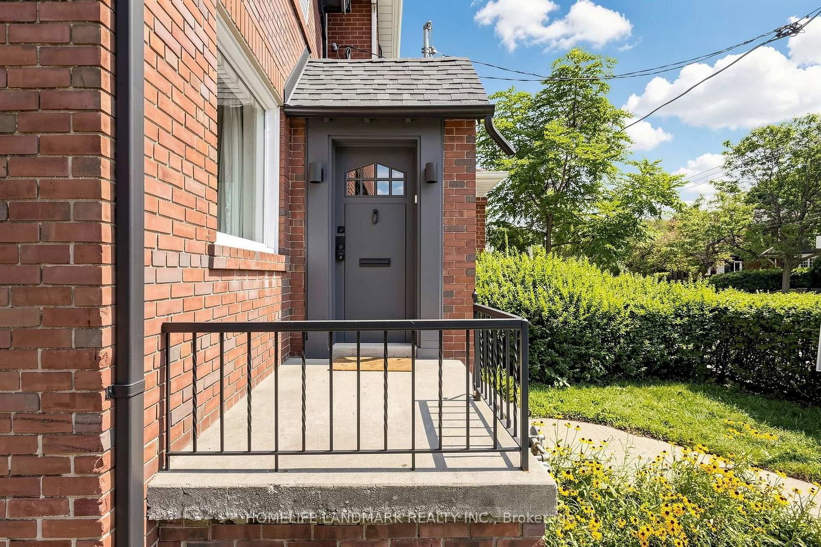 190 Lawrence Avenue W thumbnail 4
