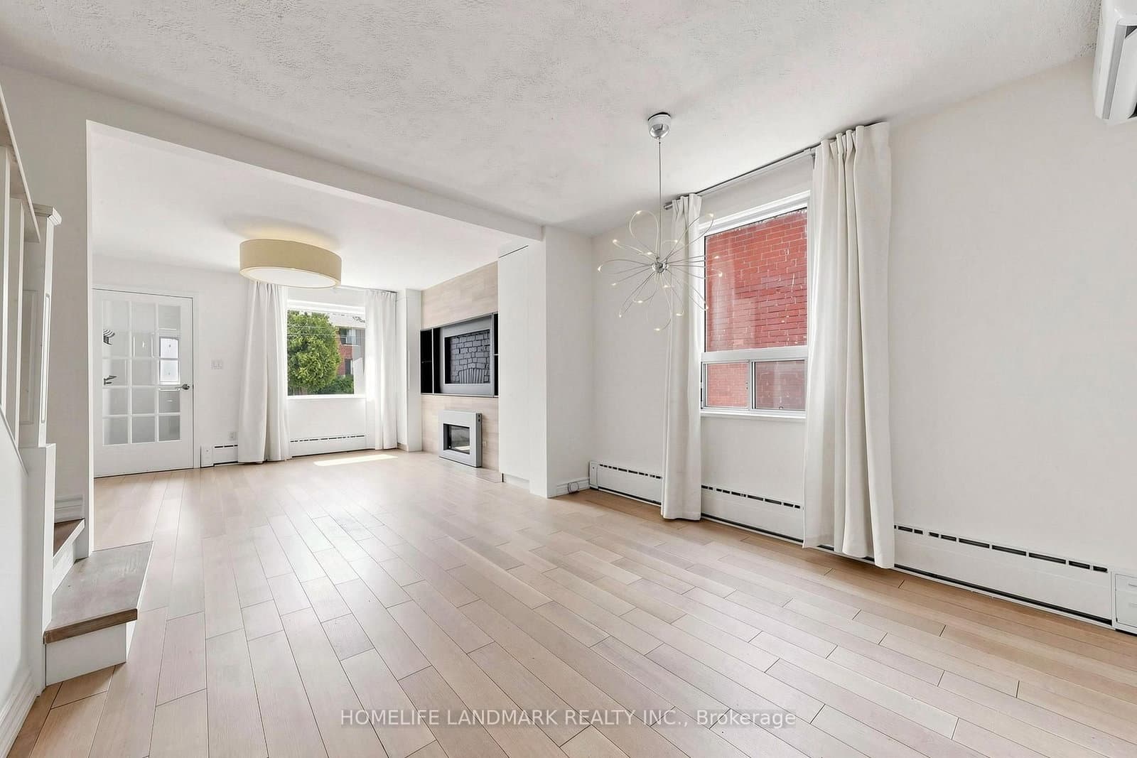190 Lawrence Avenue W thumbnail 5
