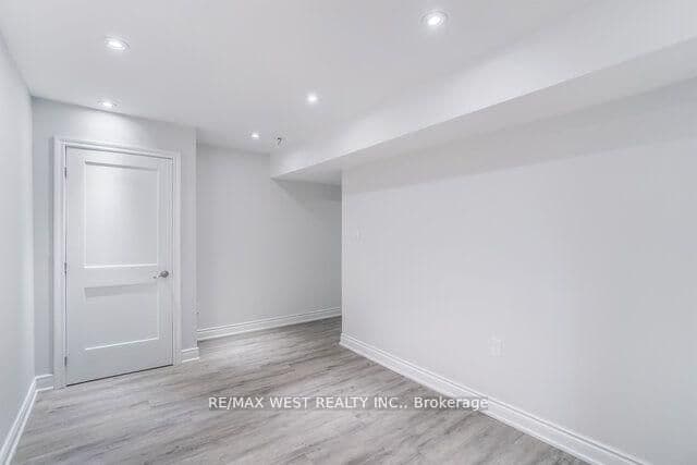 63 Belvidere Avenue, Unit Basement thumbnail 11
