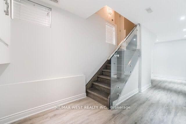 63 Belvidere Avenue, Unit Basement thumbnail 3