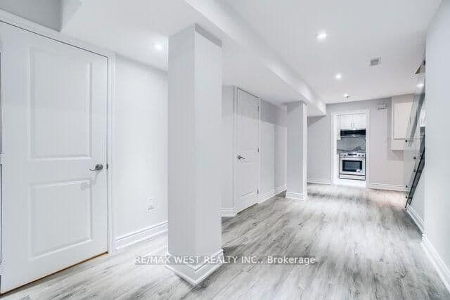 63 Belvidere Avenue, Unit Basement thumbnail 4