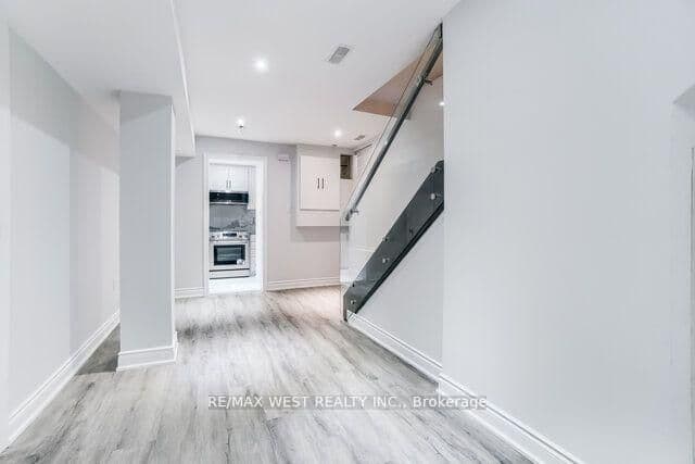 63 Belvidere Avenue, Unit Basement thumbnail 5