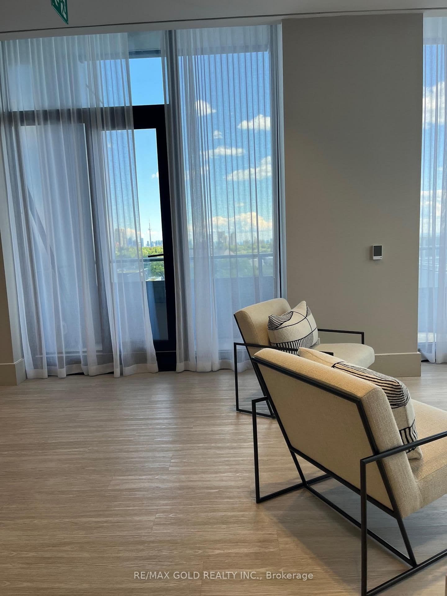 2020 Bathurst Street, Unit 216 thumbnail 32