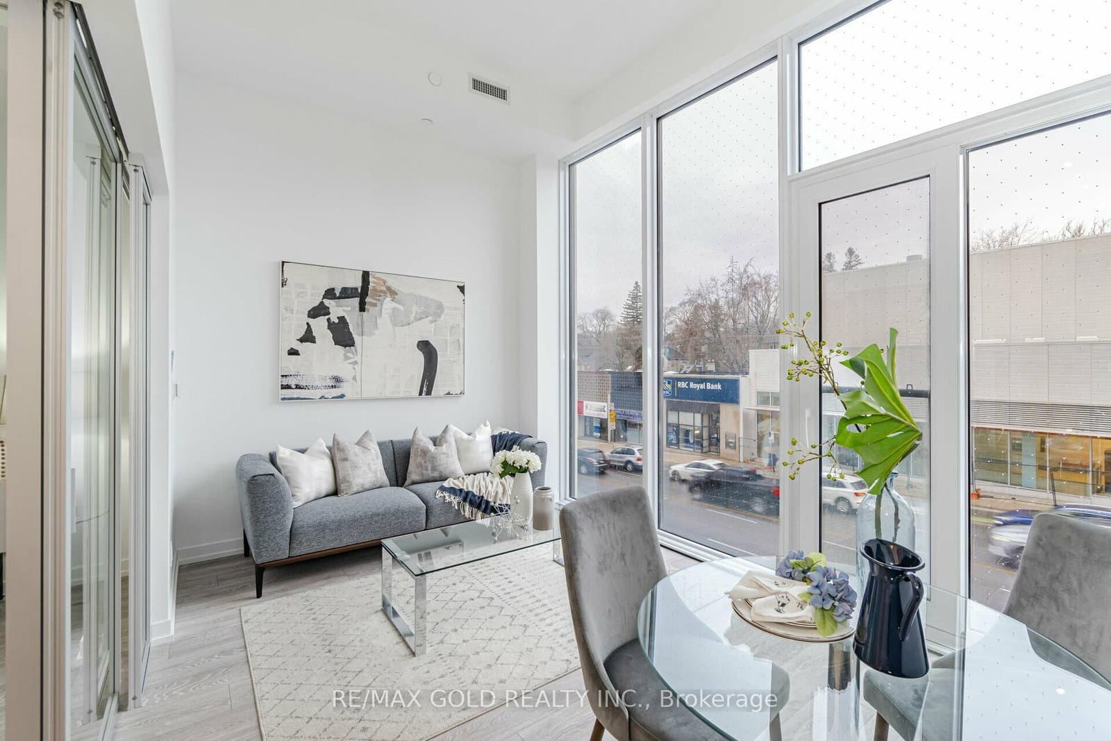 2020 Bathurst Street, Unit 216 thumbnail 6