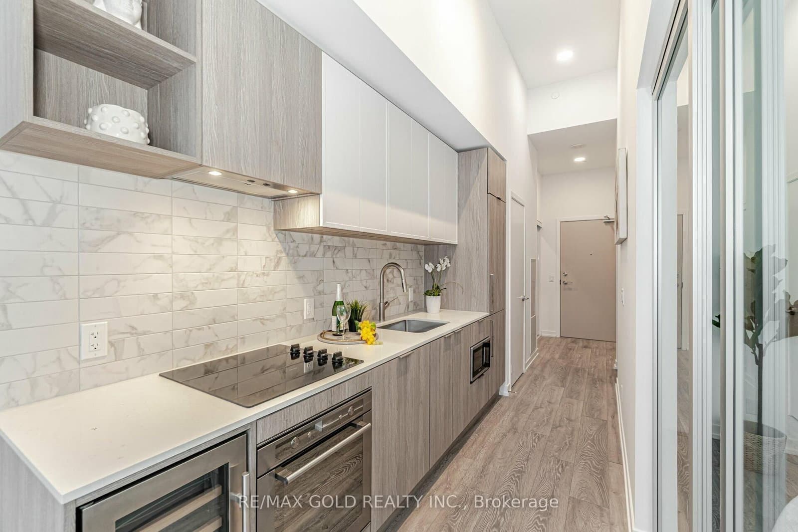 2020 Bathurst Street, Unit 216 thumbnail 8