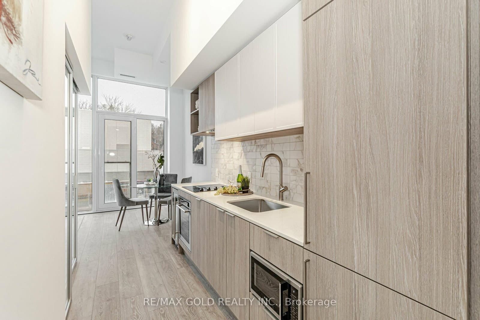 2020 Bathurst Street, Unit 216 thumbnail 9
