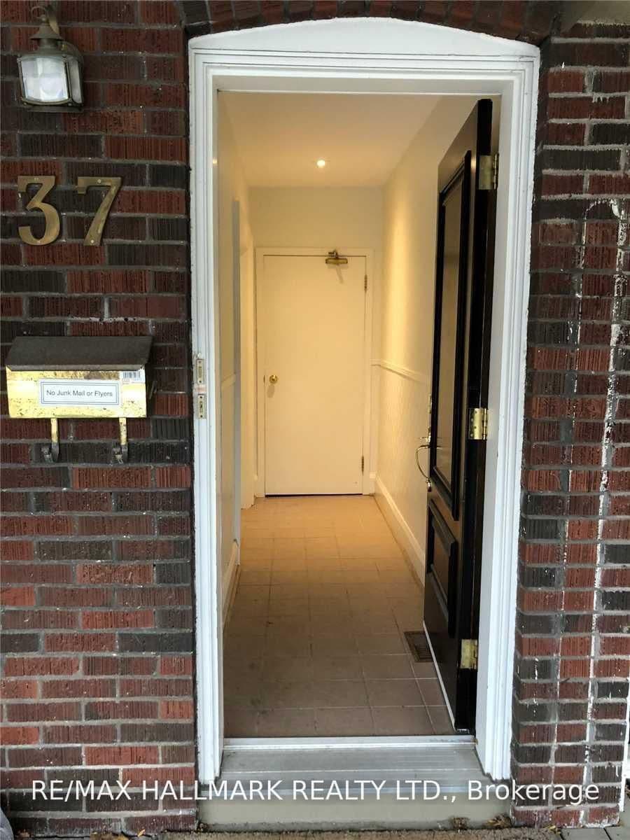 37 Lola Road, Unit Upper thumbnail 2