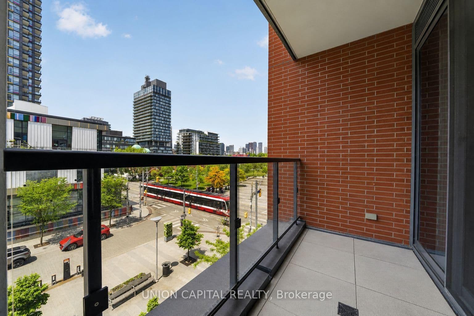 170 Sumach Street, Unit 417 thumbnail 5
