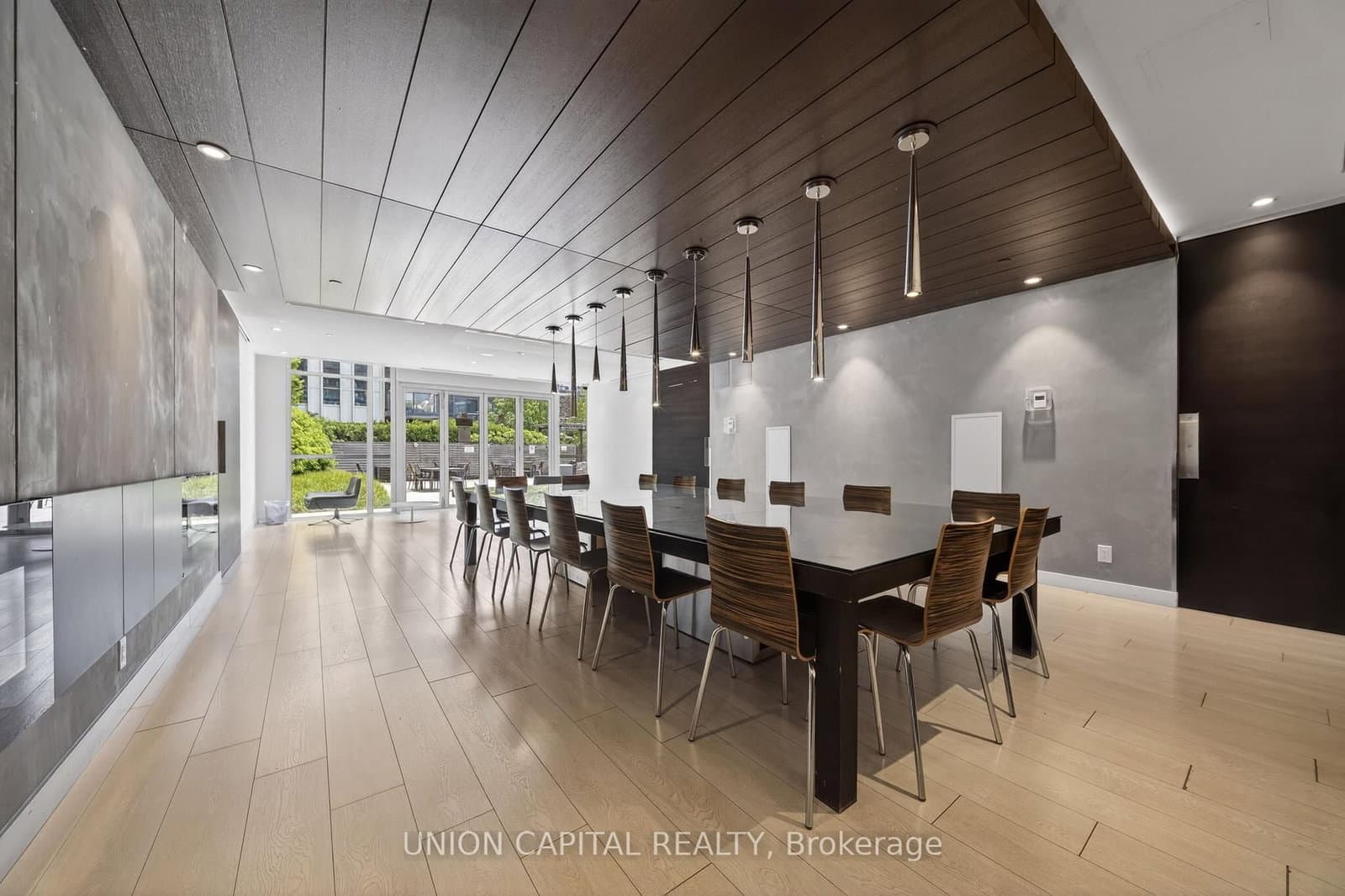 170 Sumach Street, Unit 417 thumbnail 8
