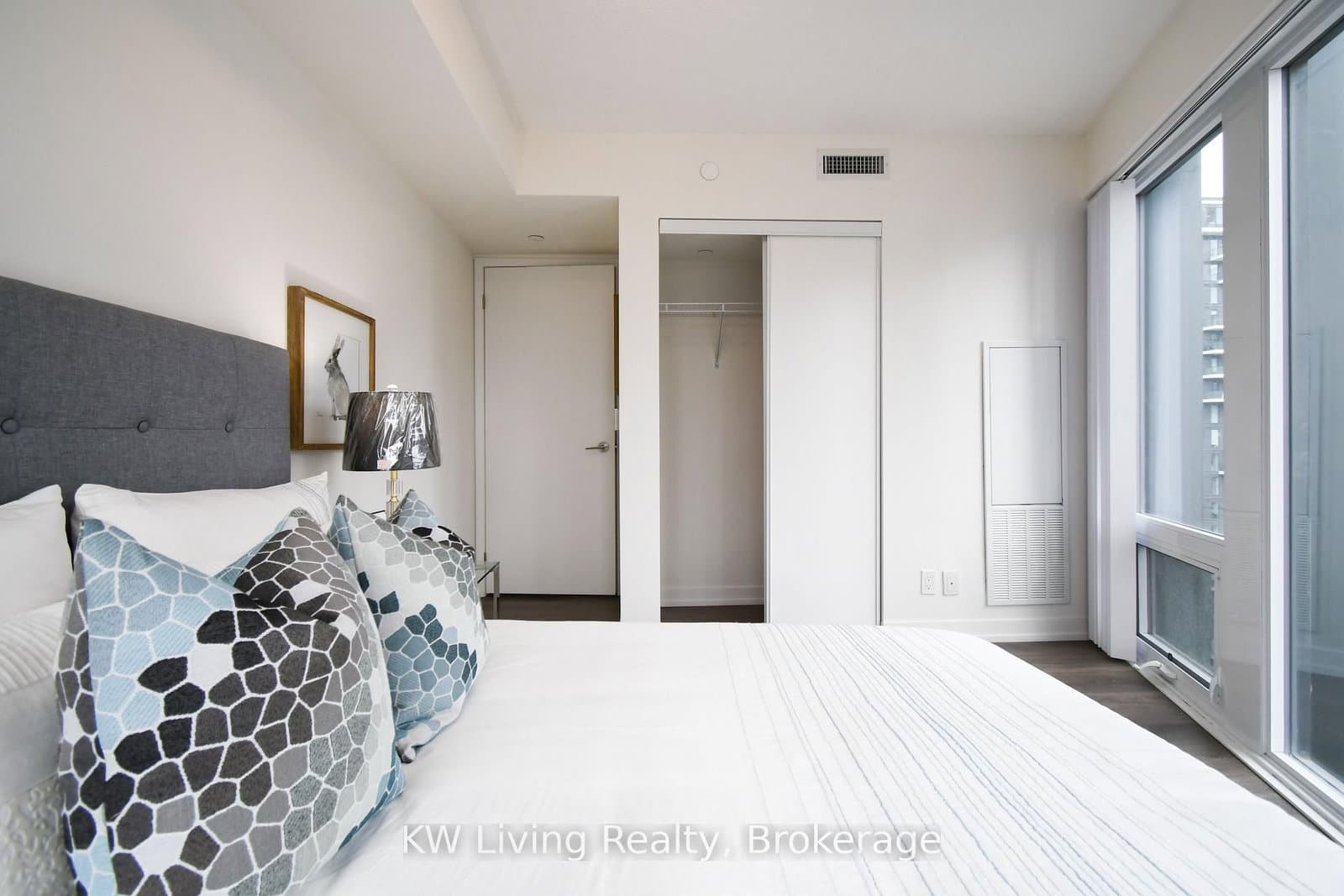 60 Shuter Street, Unit 2506 thumbnail 14