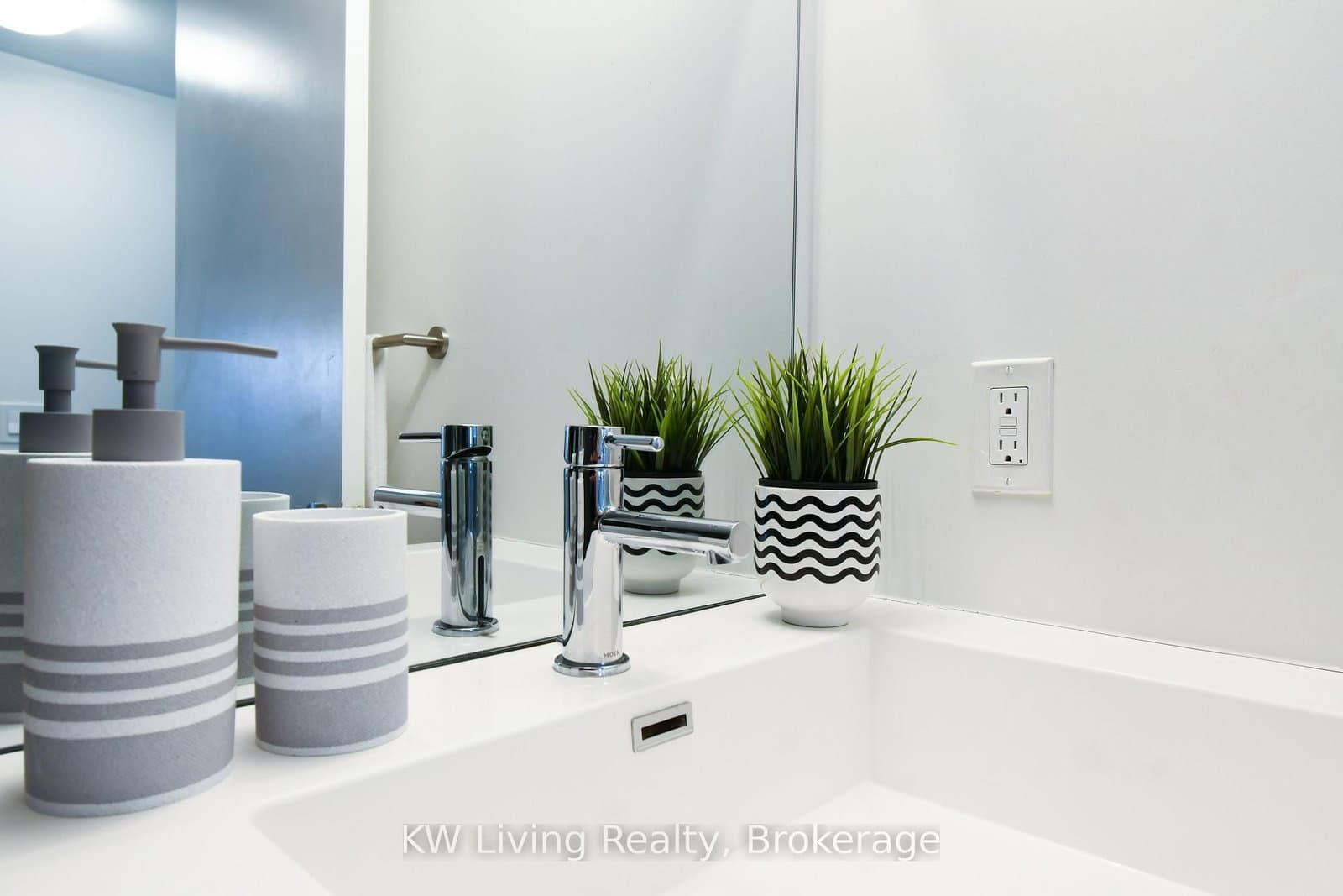 60 Shuter Street, Unit 2506 thumbnail 21