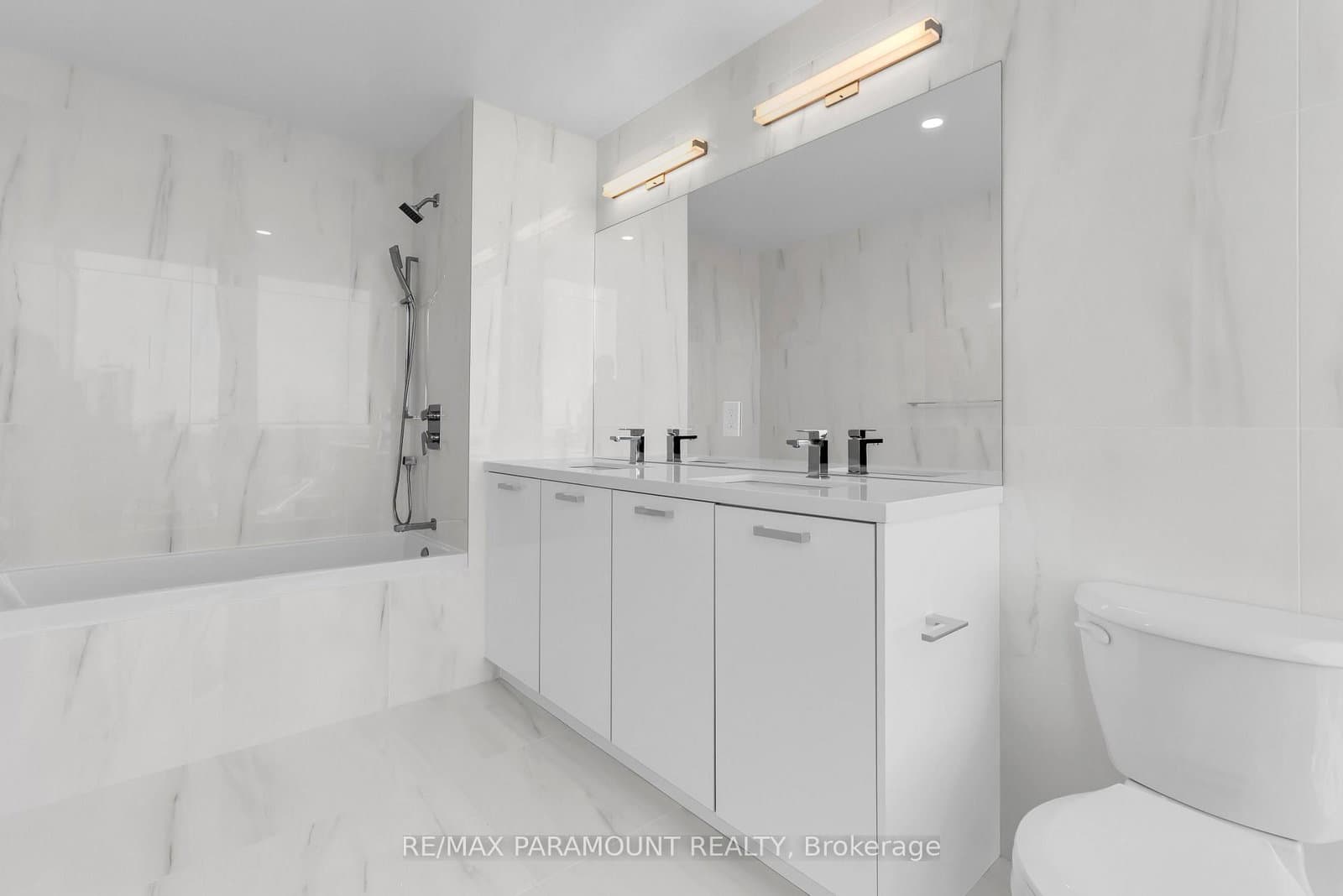 284 King Street E, Unit 3104 thumbnail 24