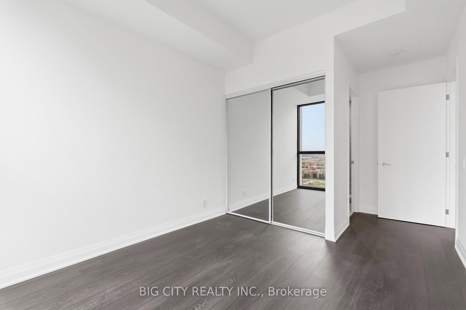 25 Frederick Todd Way, Unit 1001 thumbnail 17