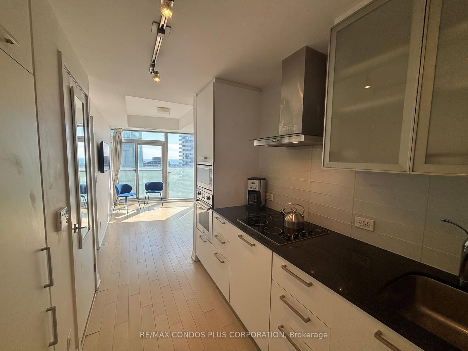 14 York Street, Unit 5102 thumbnail 8