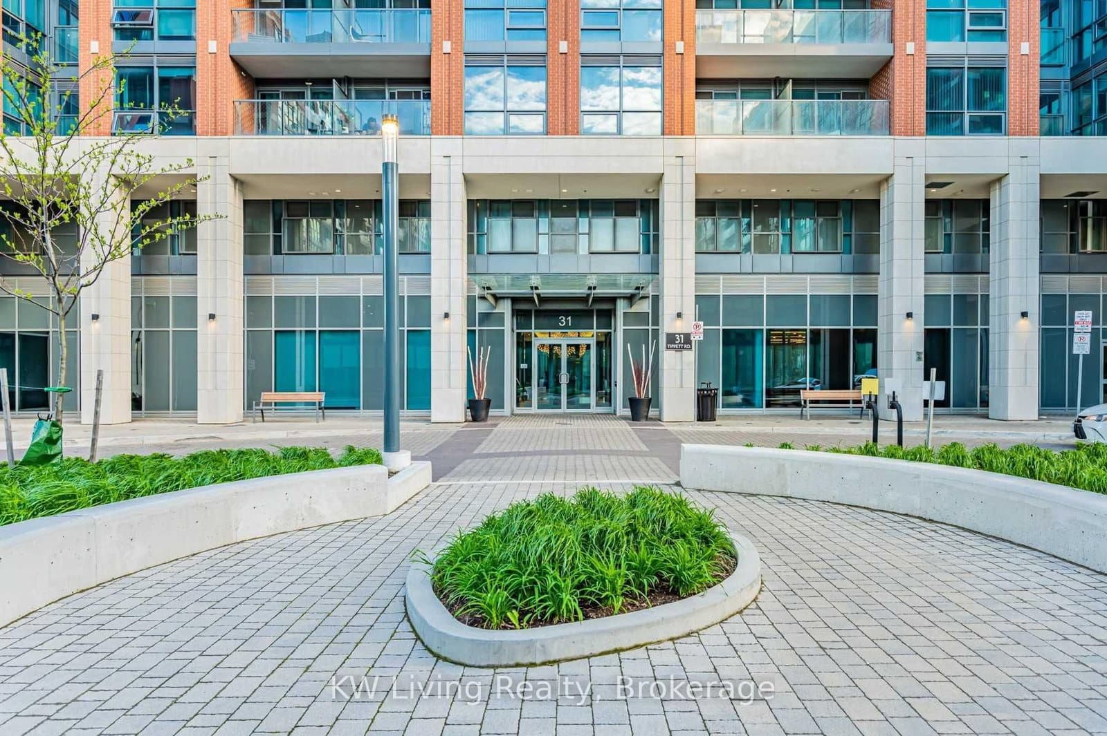 31 Tippett Road, Unit 1117 thumbnail 13