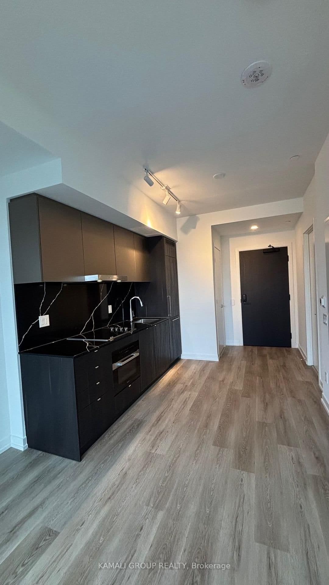 771 Yonge Street, Unit 2105 thumbnail 3
