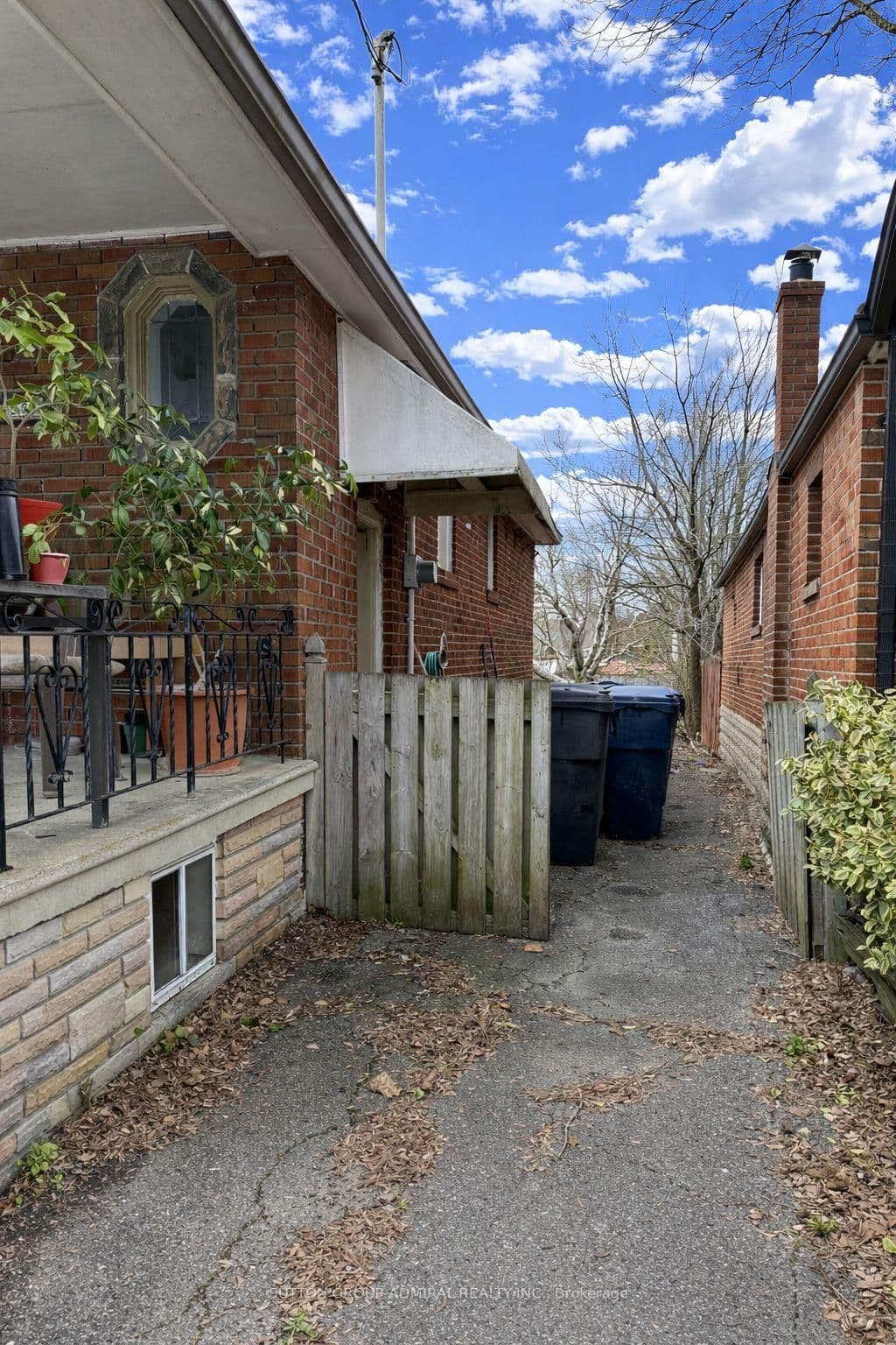 368 Winnett Avenue thumbnail 2