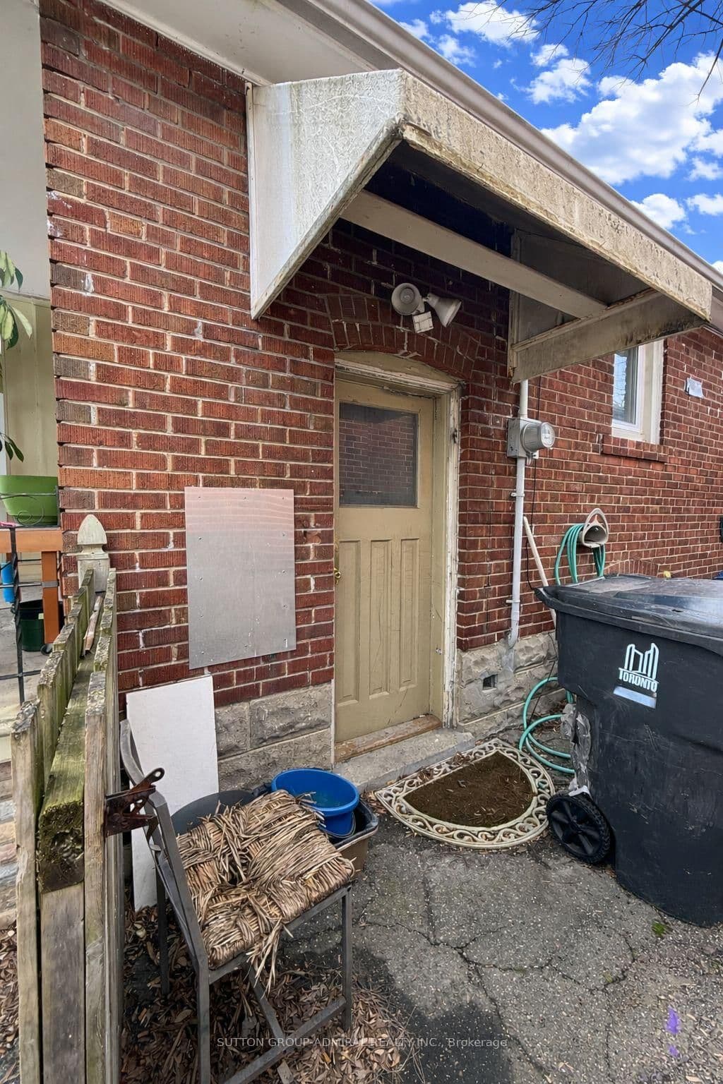 368 Winnett Avenue thumbnail 4