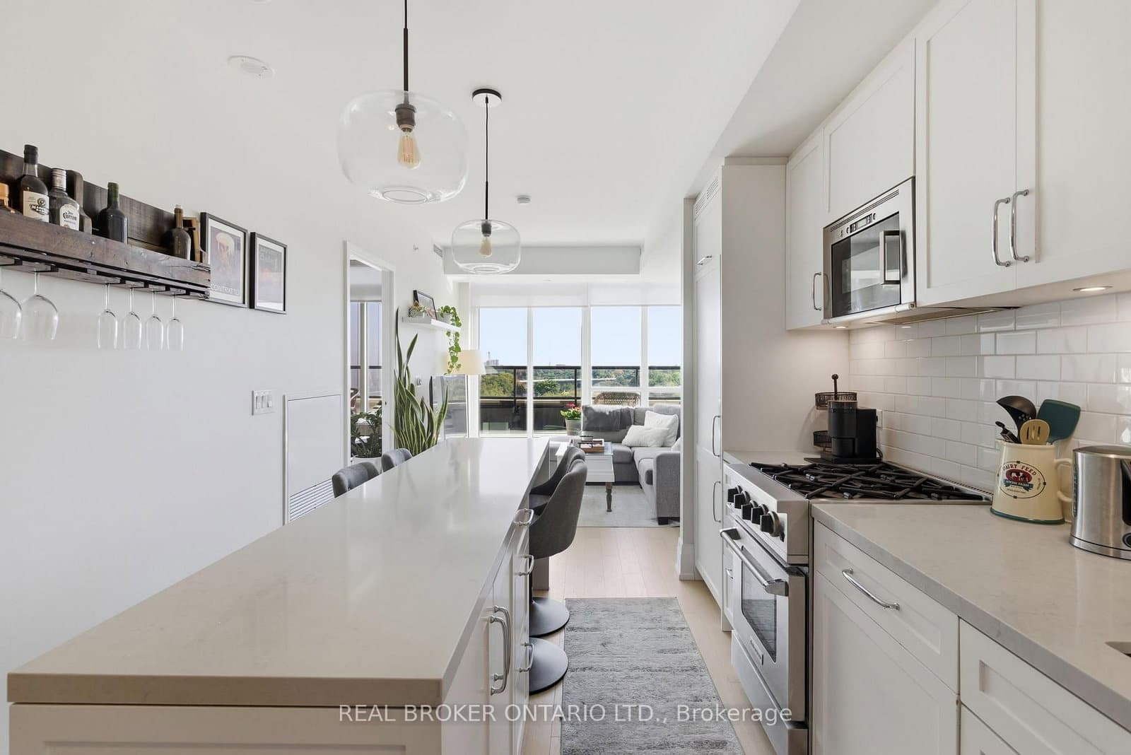 25 Malcolm Road, Unit 606 thumbnail 3