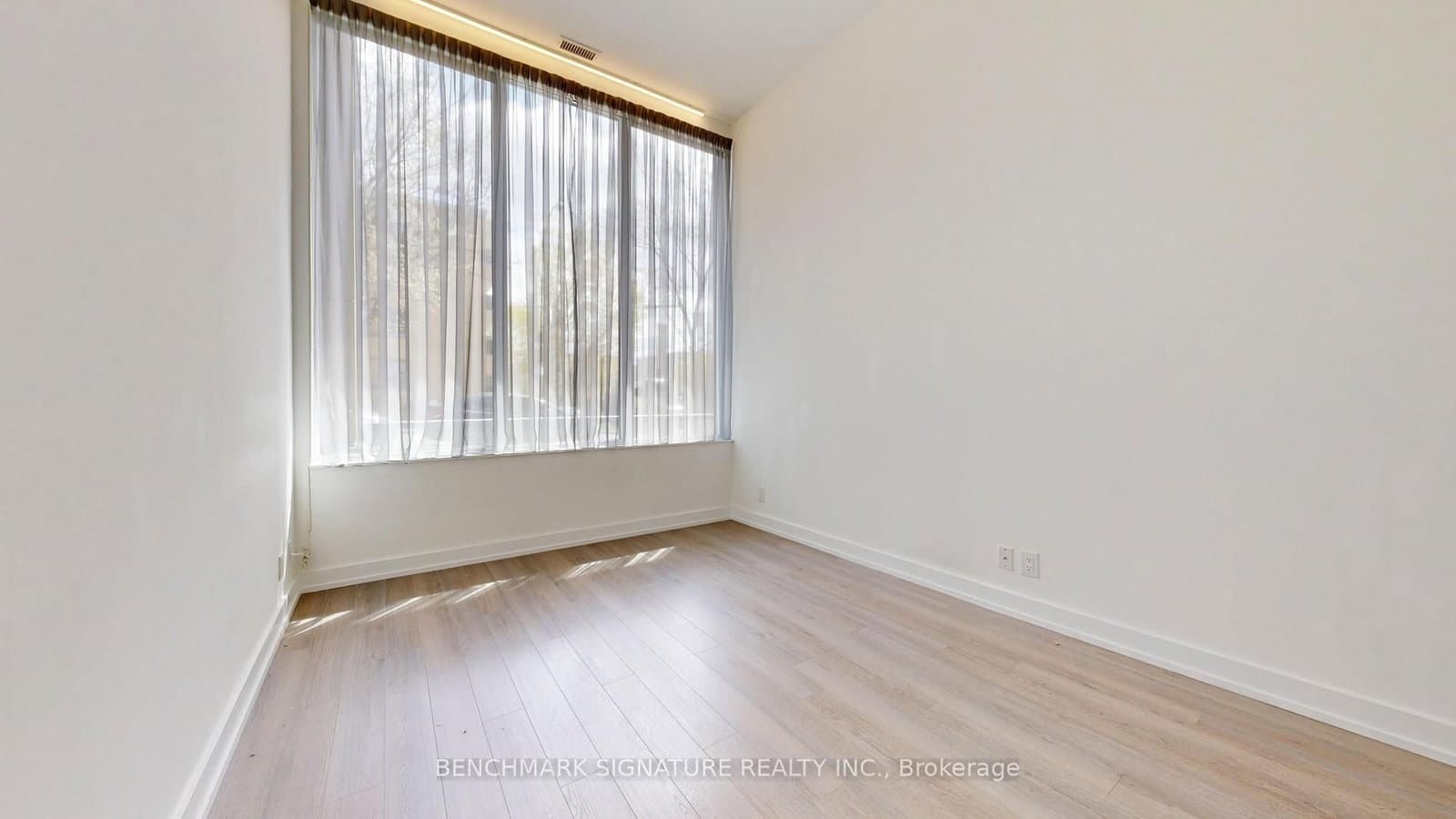 6 Parkwood Avenue, Unit Th106 thumbnail 24