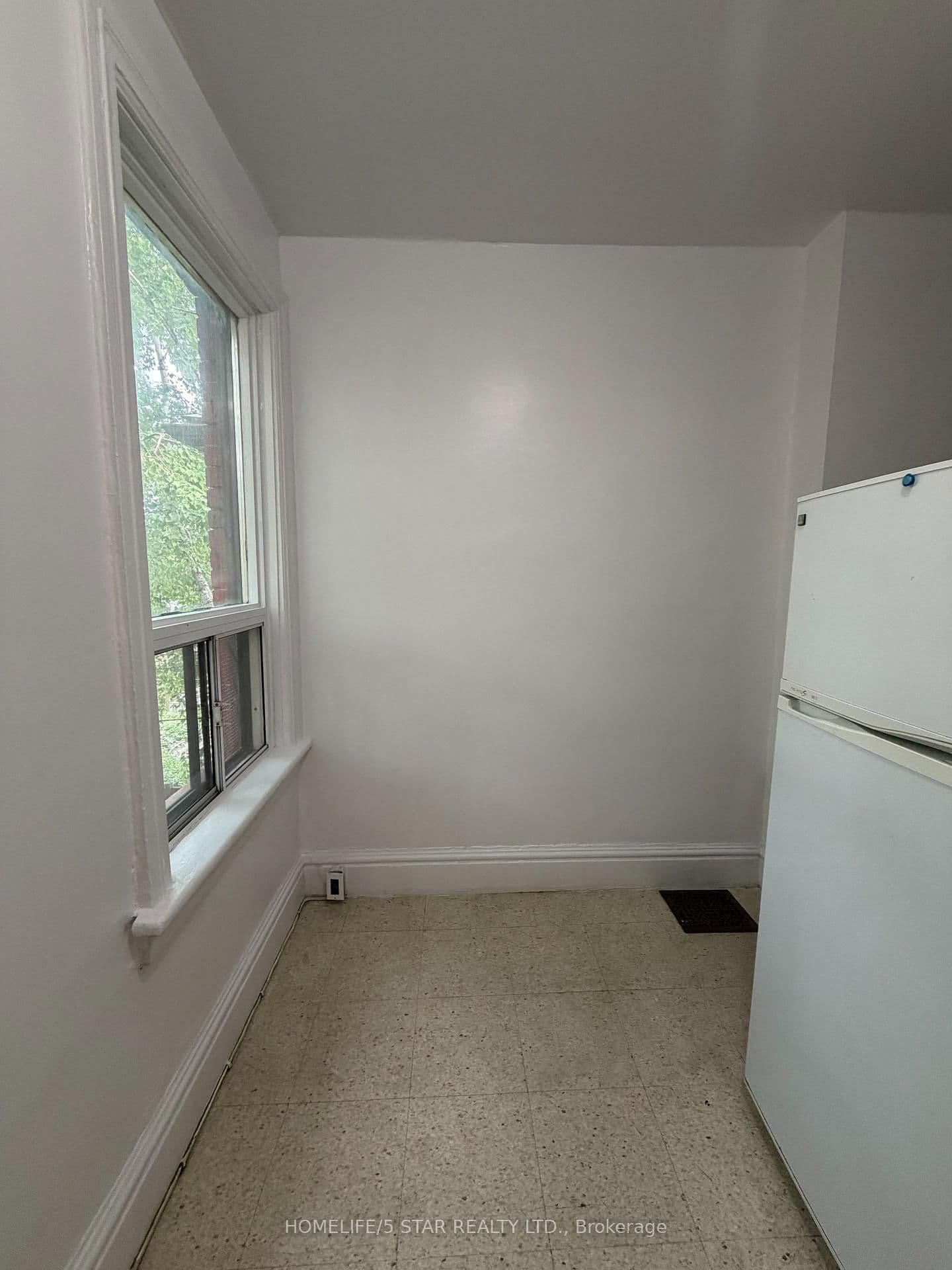 743 Euclid Avenue, Unit Apt 2 thumbnail 4