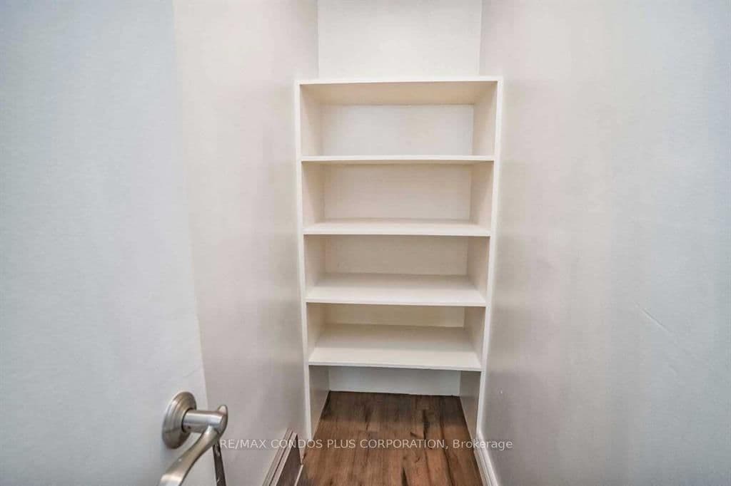 720 Spadina Avenue, Unit 1011 thumbnail 16