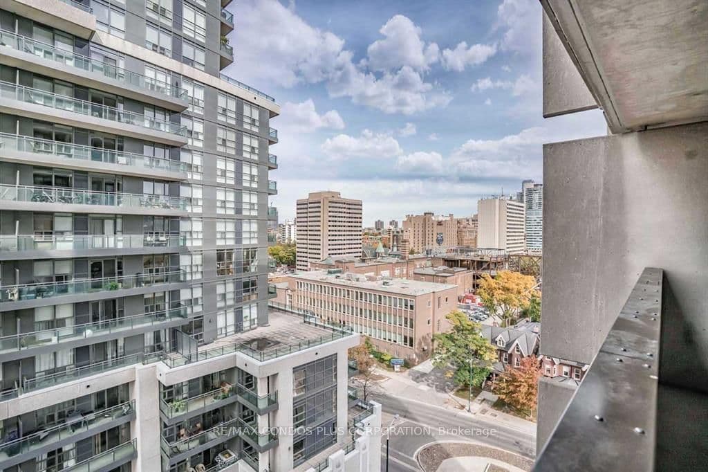 720 Spadina Avenue, Unit 1011 thumbnail 18