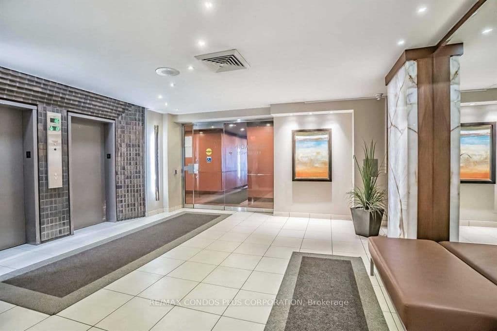 720 Spadina Avenue, Unit 1011 thumbnail 22