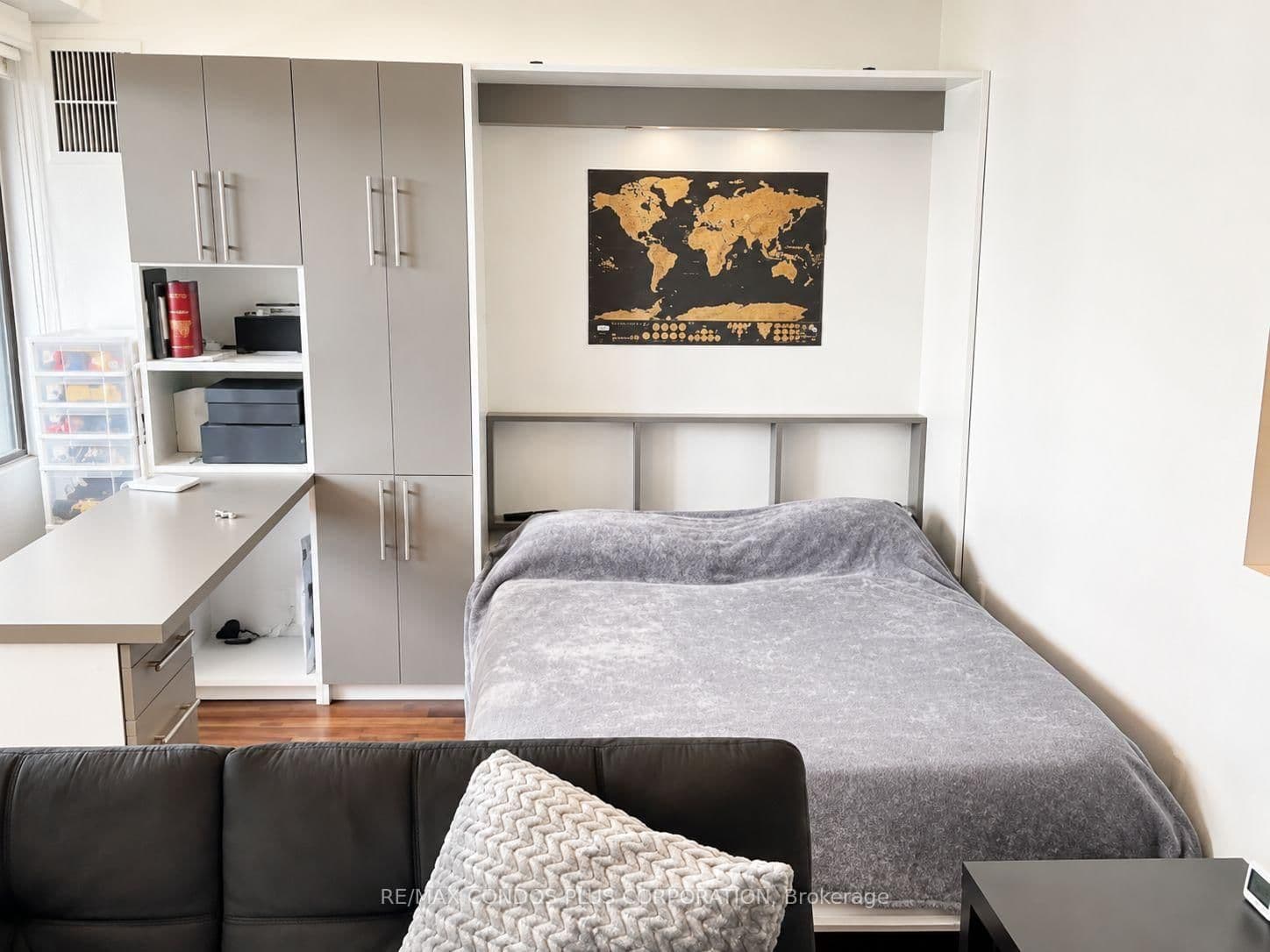 720 Spadina Avenue, Unit 1011 thumbnail 7