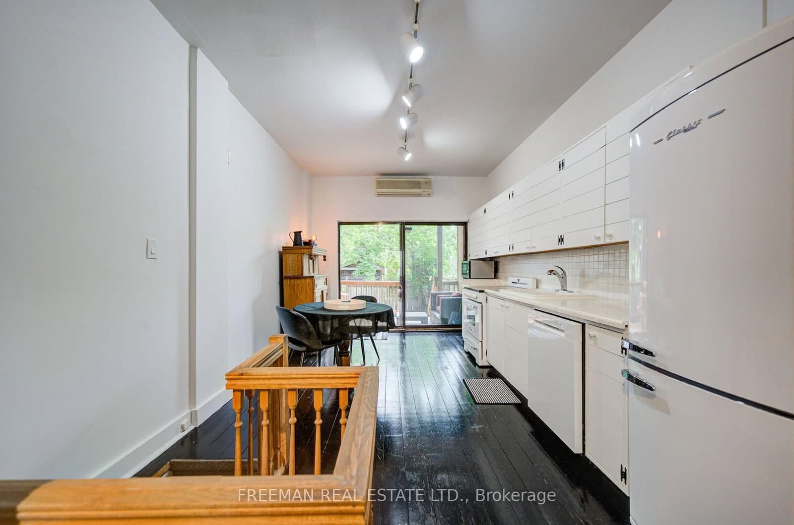 63 Sussex Avenue thumbnail 11