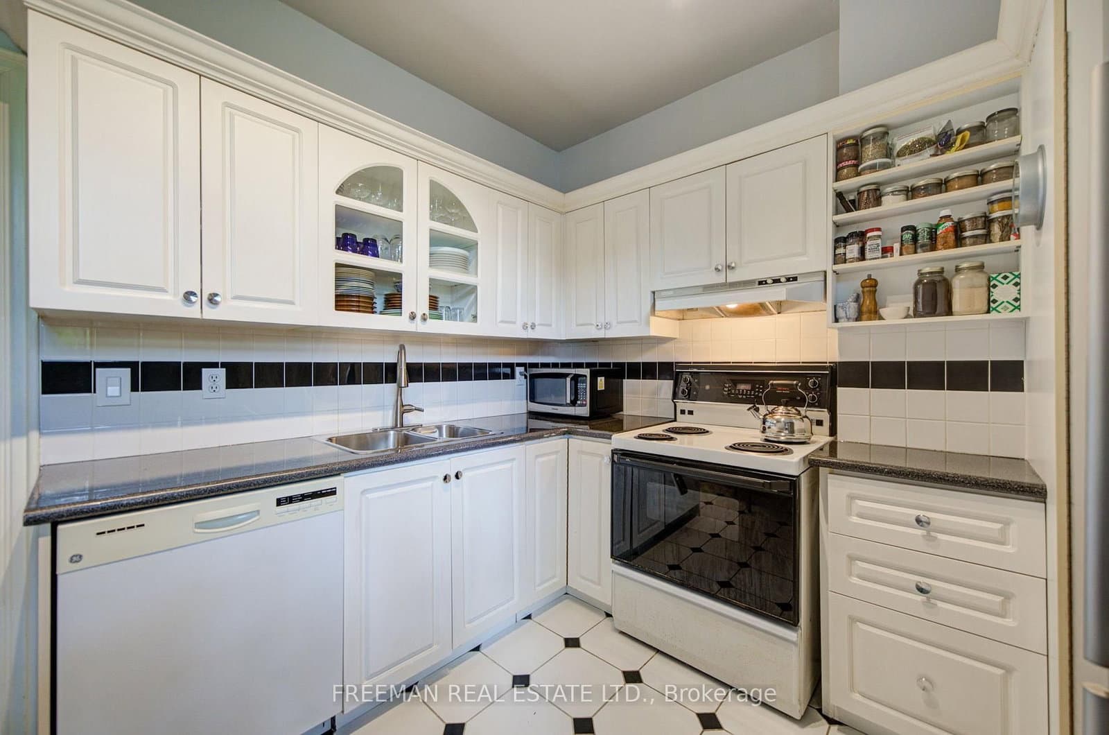 63 Sussex Avenue thumbnail 22