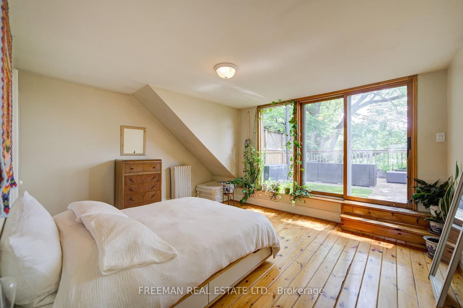 63 Sussex Avenue thumbnail 29