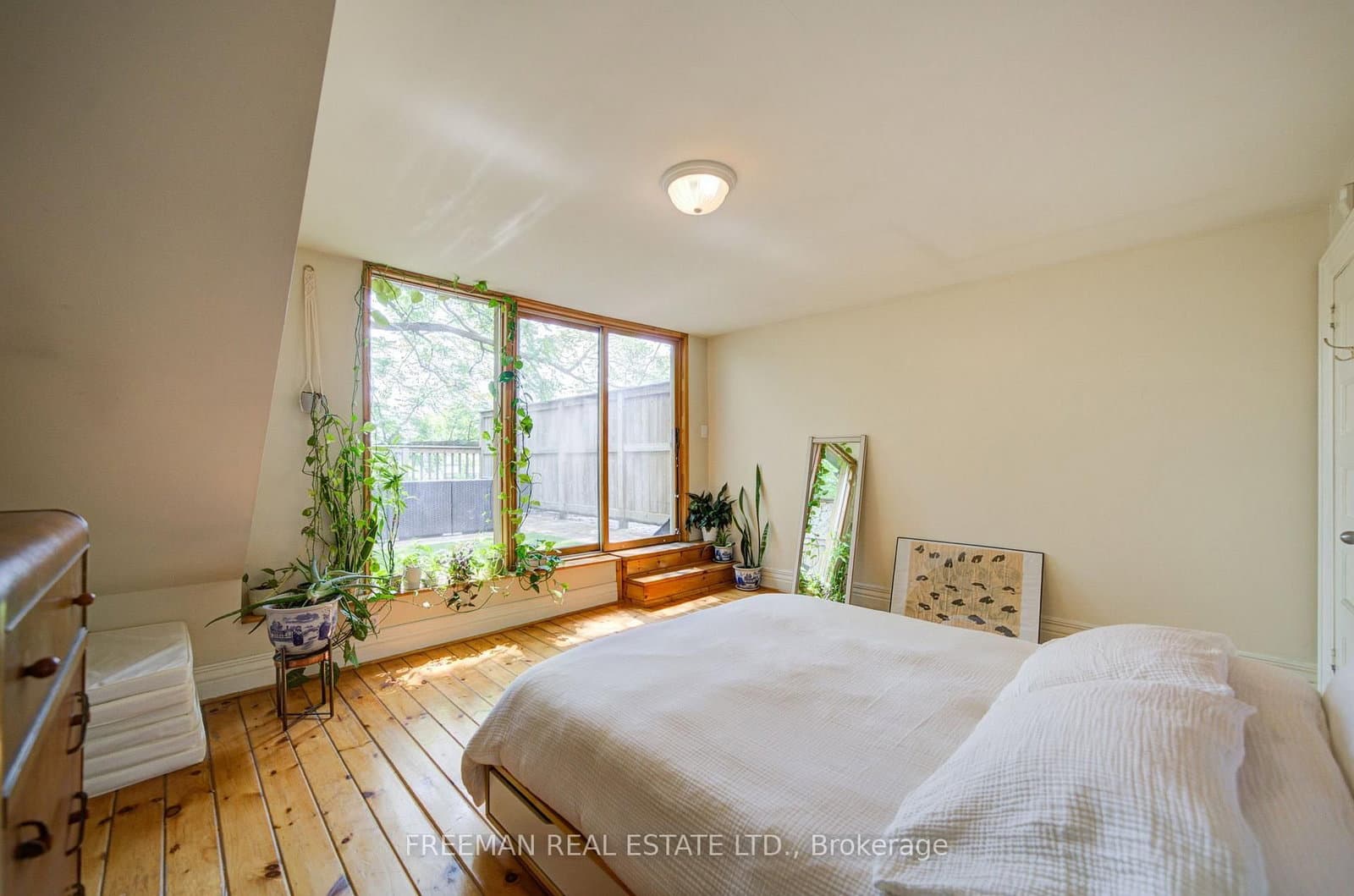 63 Sussex Avenue thumbnail 31