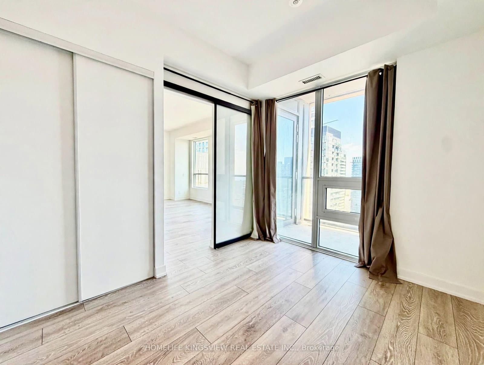 108 Peter Street, Unit 4706 thumbnail 8