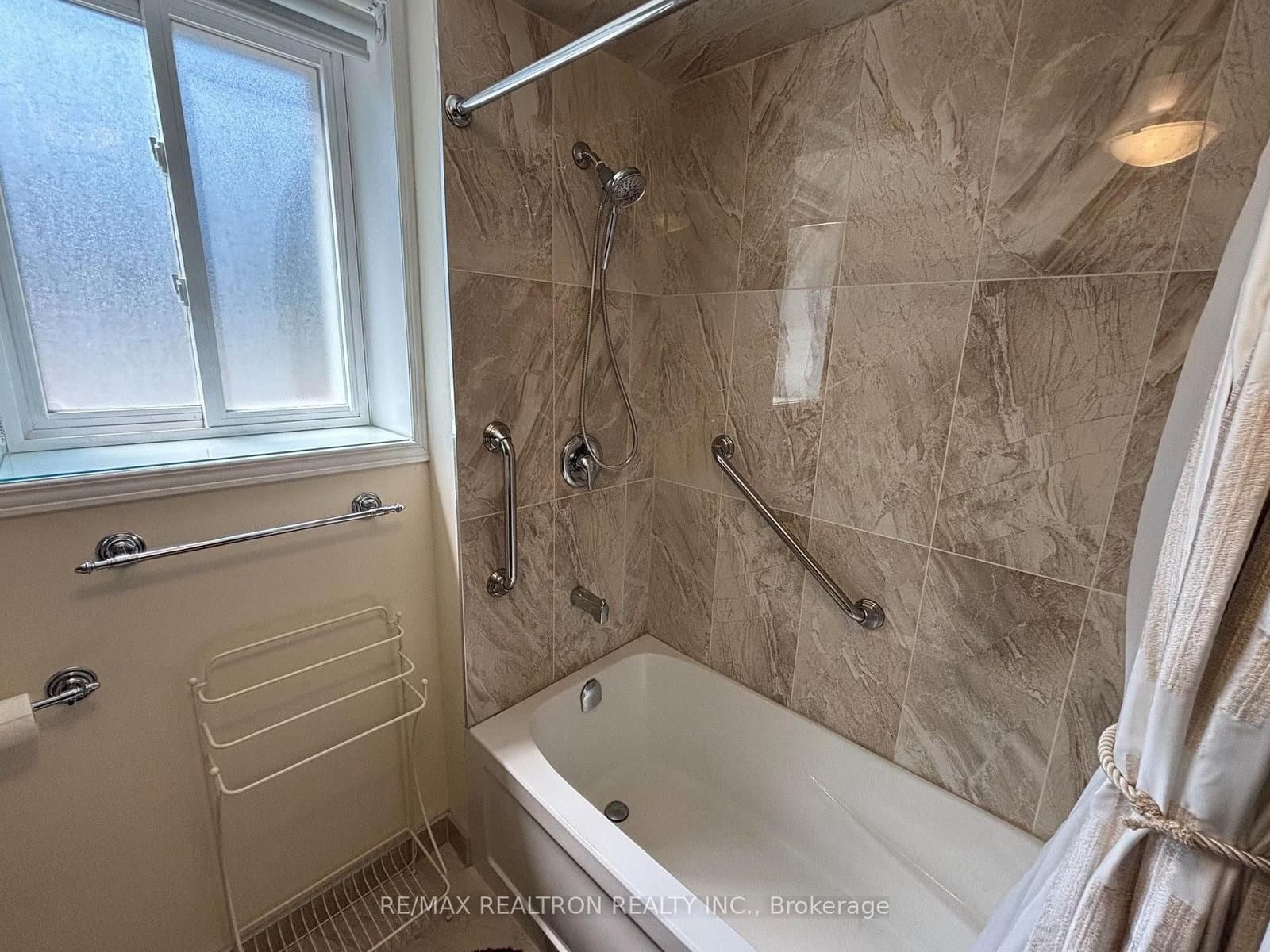 695 Glencairn Avenue, Unit Bsmt thumbnail 13