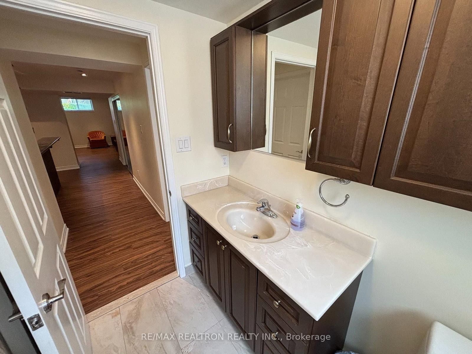 695 Glencairn Avenue, Unit Bsmt thumbnail 16
