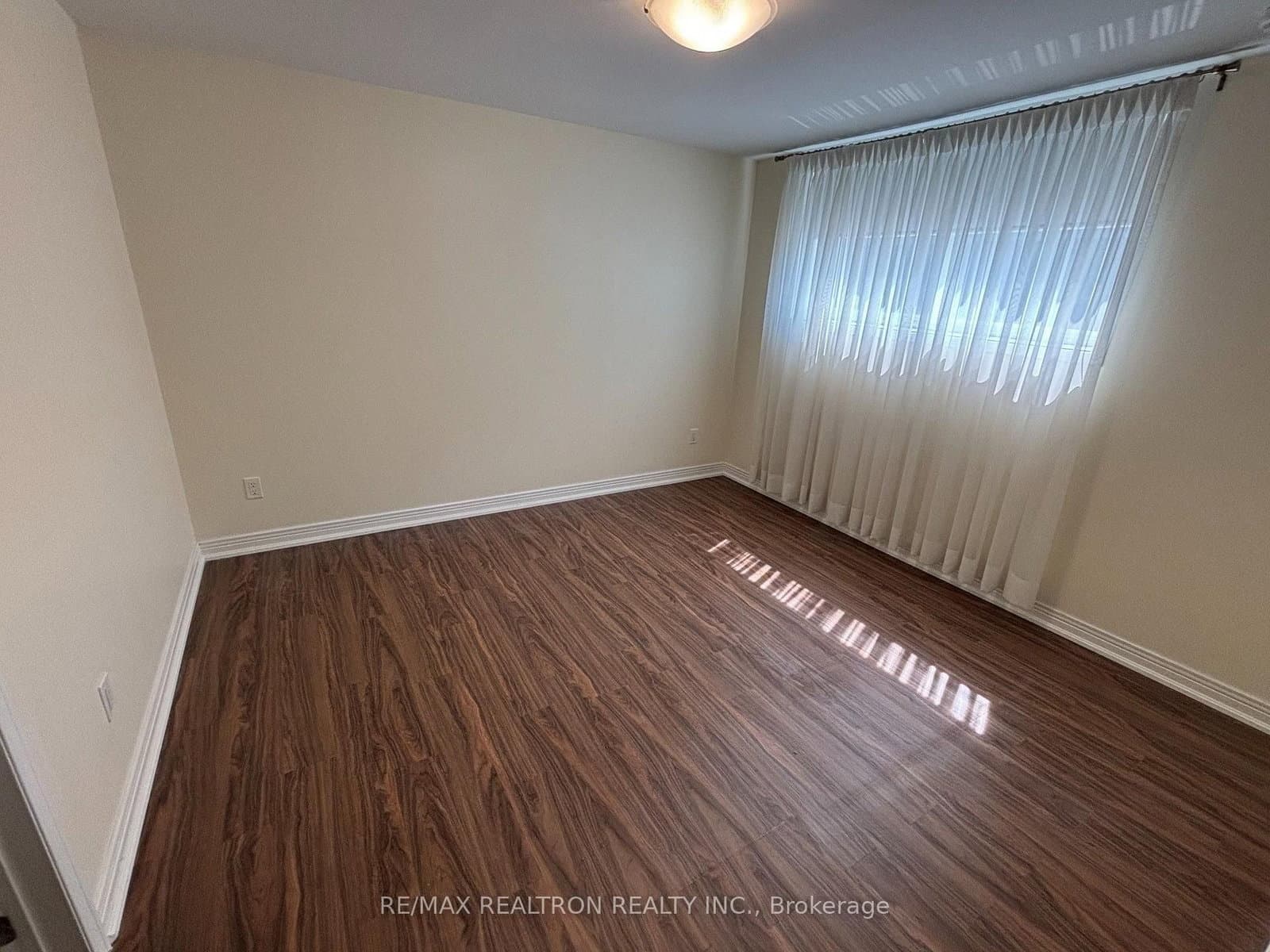 695 Glencairn Avenue, Unit Bsmt thumbnail 8