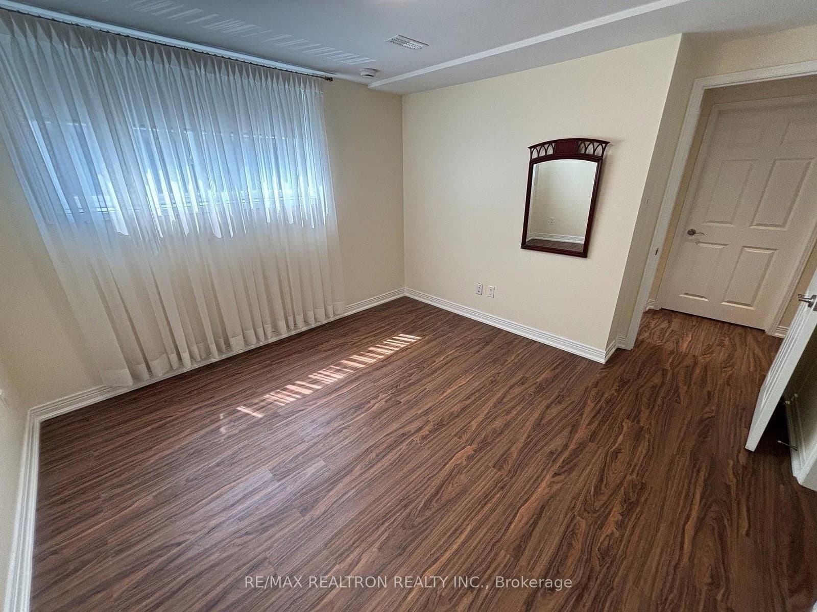 695 Glencairn Avenue, Unit Bsmt thumbnail 9
