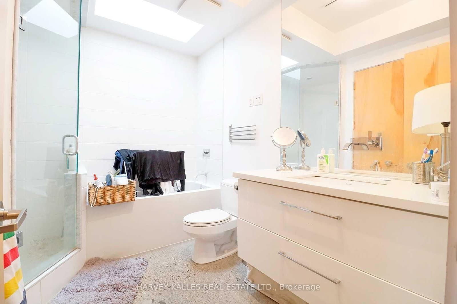214 Bathurst Street, Unit PH3A thumbnail 18