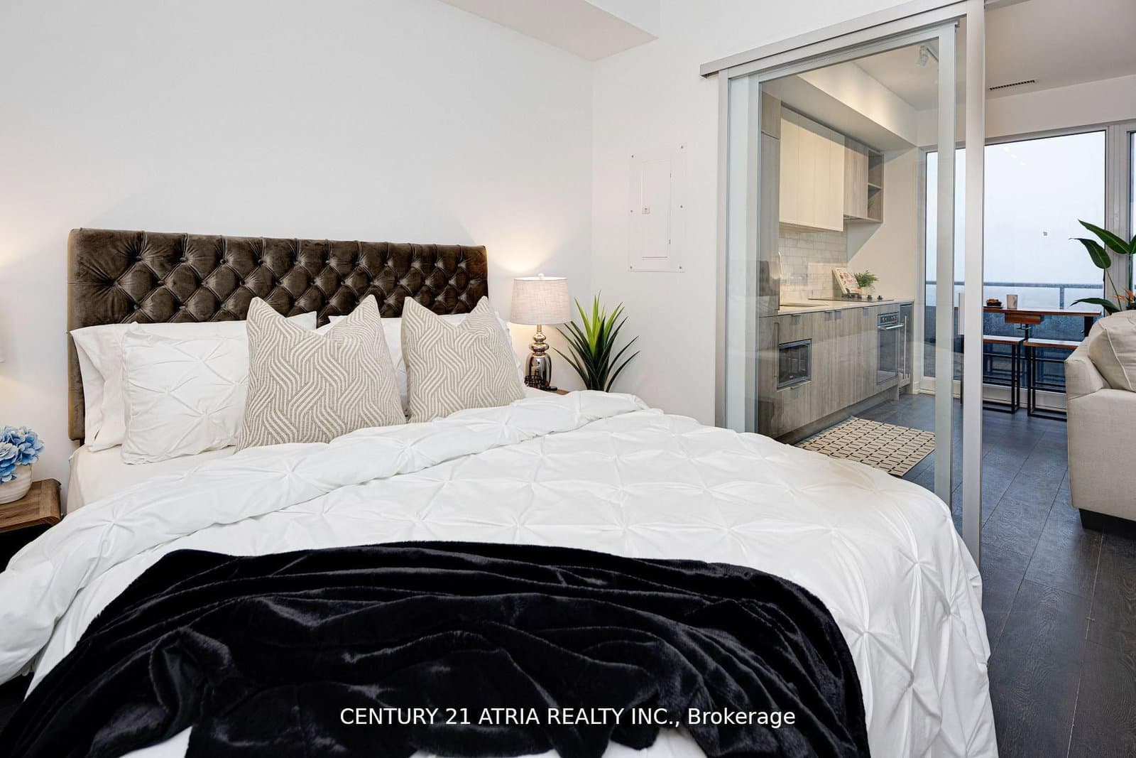 2020 Bathurst Street, Unit 1810 thumbnail 10