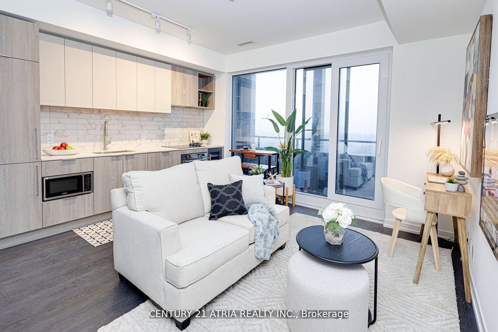 2020 Bathurst Street, Unit 1810 thumbnail 2