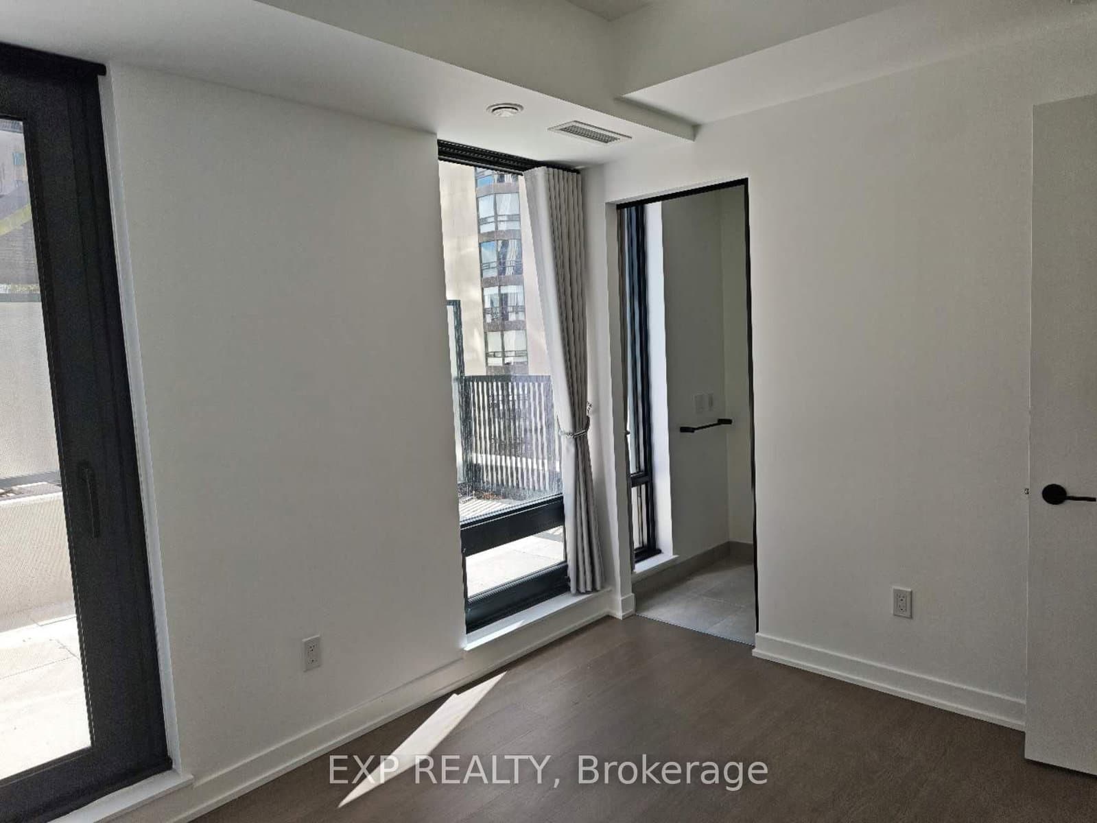 91 Montclair Avenue, Unit 902 thumbnail 10