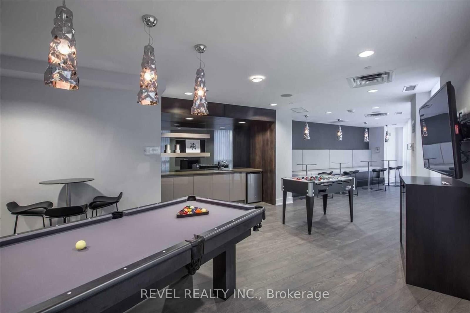 50 Bruyeres Mews, Unit 215 thumbnail 16