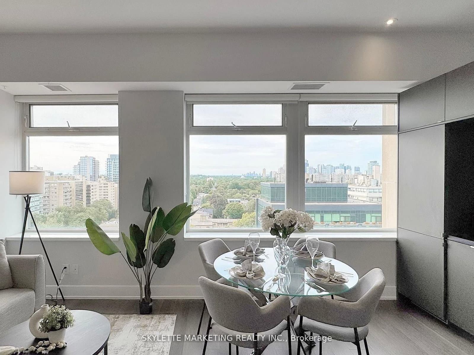 111 St Clair Avenue W, Unit 1128 thumbnail 17