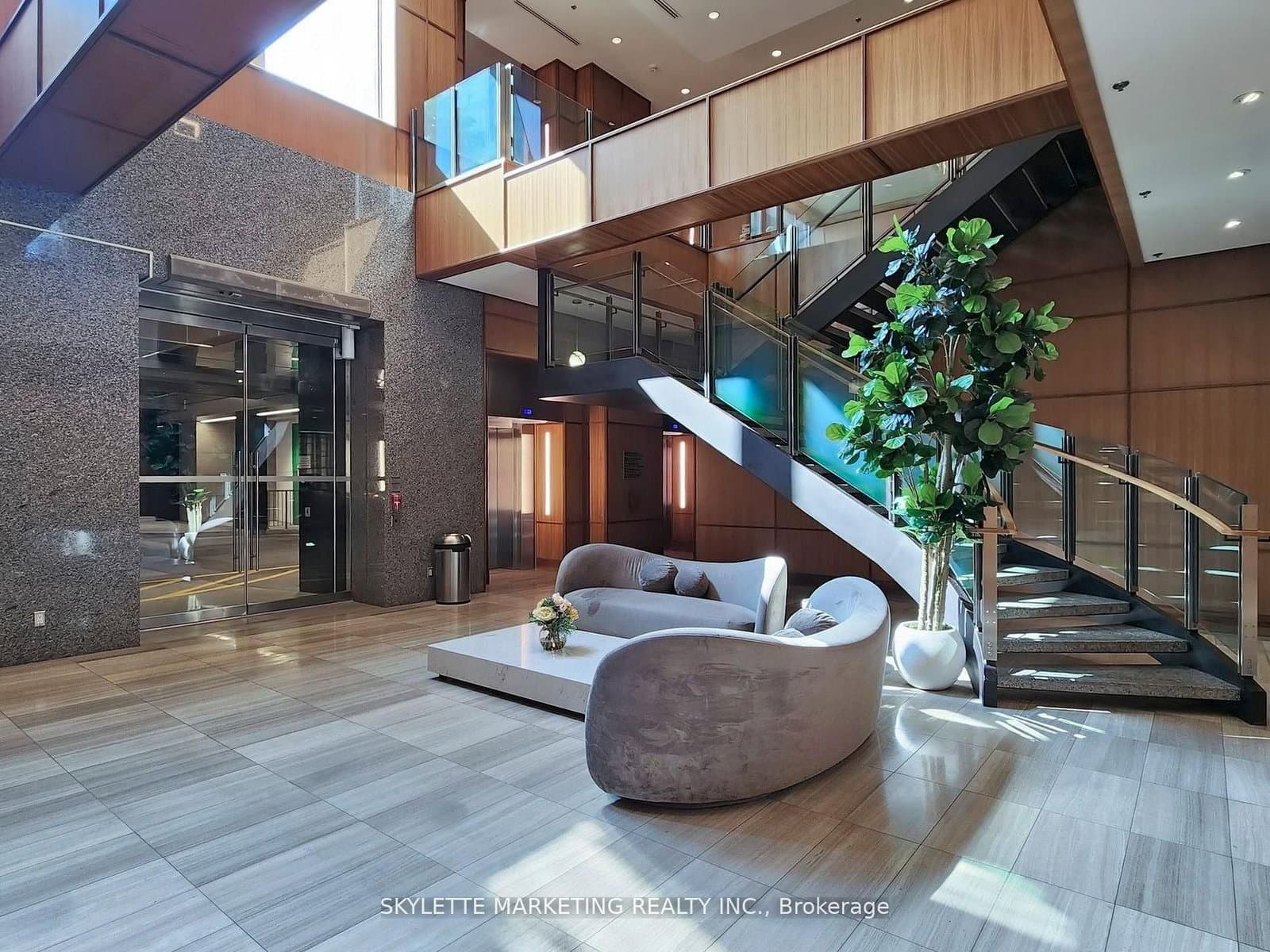 111 St Clair Avenue W, Unit 1128 thumbnail 4