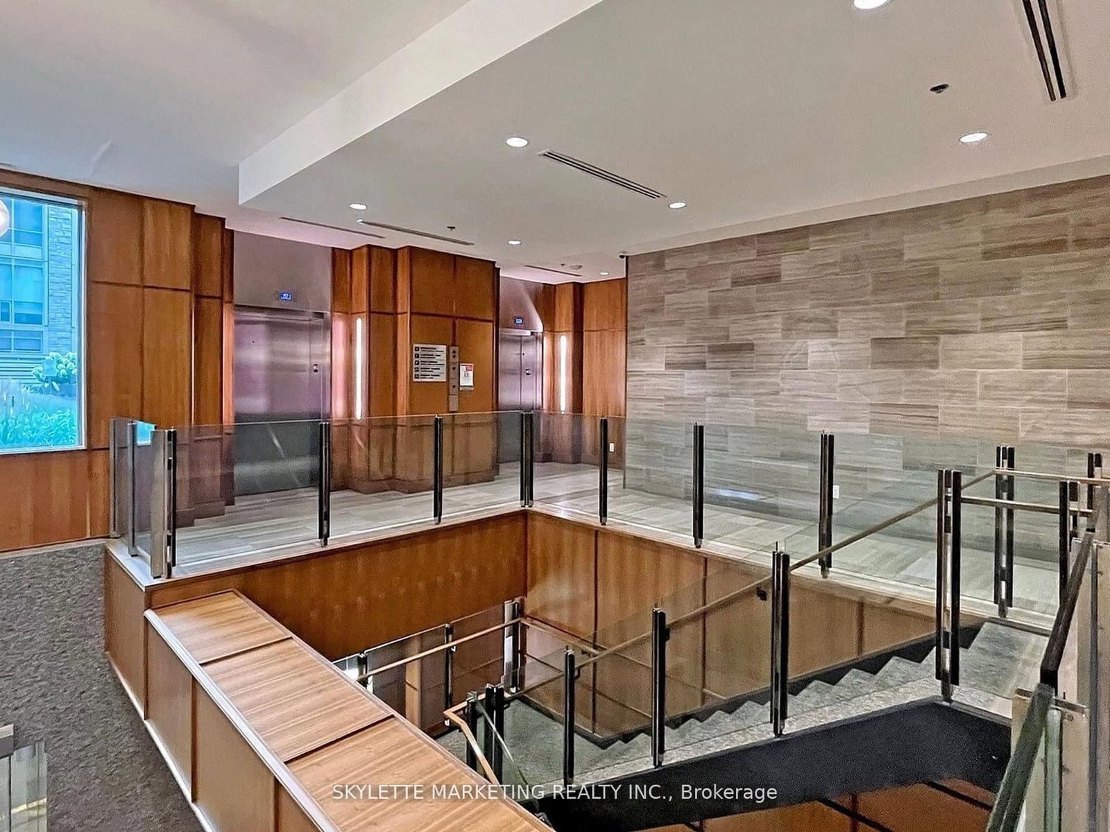 111 St Clair Avenue W, Unit 1128 thumbnail 6